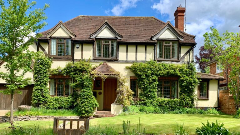 10 Landscaping Mistakes That Can Destroy Your Curb Appeal