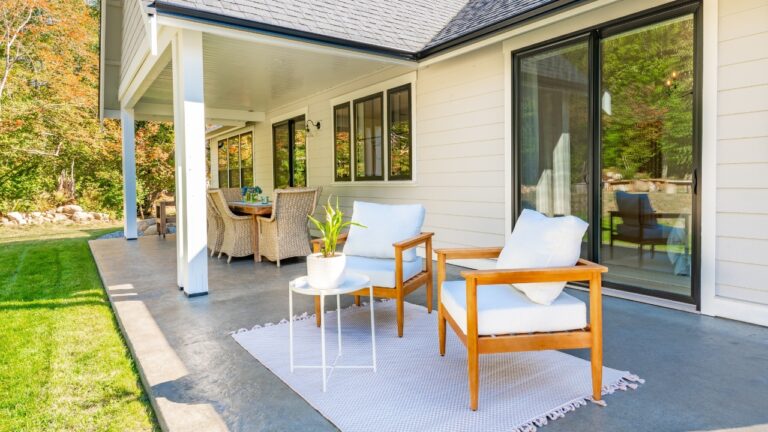 7 Smart Ways to Keep Outdoor Furniture Looking New
