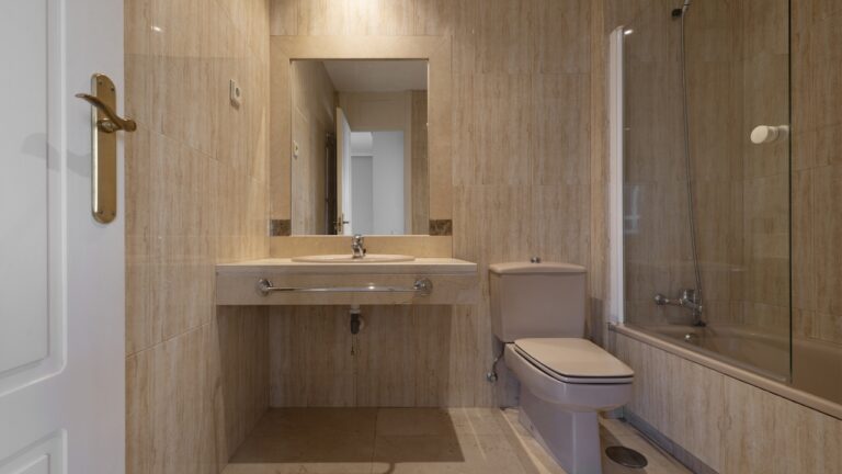 10 decisions that cheapen your bathroom fast