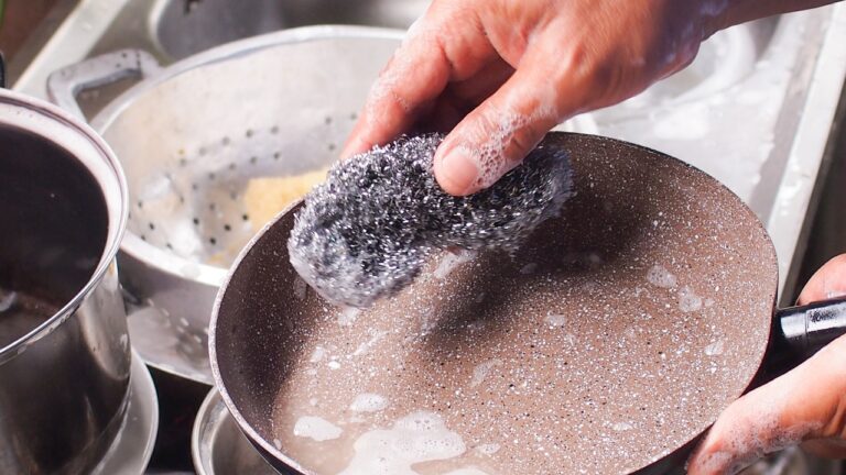 8 ways people ruin their nonstick pans without knowing