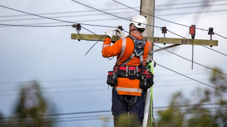 11 Mistakes That’ll Make Power Setup on Land Way More Expensive