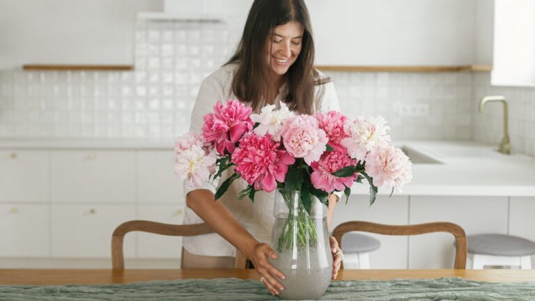 10 tricks that make a house look cleaner than it is