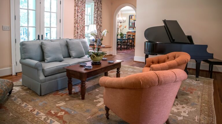 10 things that make your house feel less welcoming without saying a word