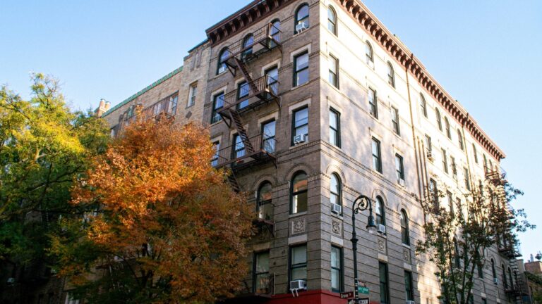 10 Ways to Style Your House Like It’s Straight Out of Friends