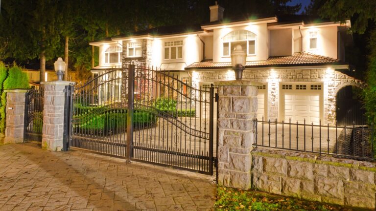 7 house details that scream “rich neighbor”