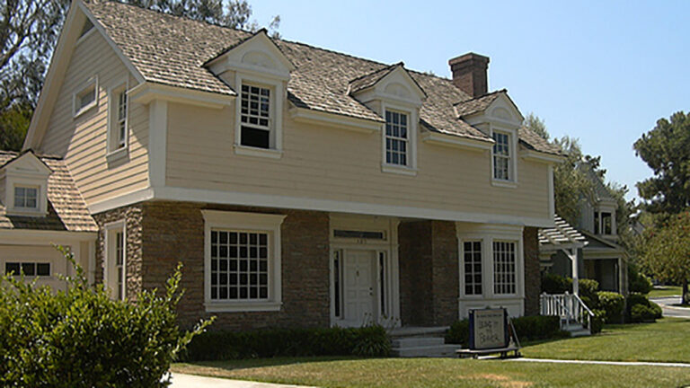 12 Ways to Style Your House Like It’s Straight Out of Leave It to Beaver