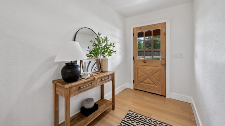 These $100 changes make your entryway look amazingly rich