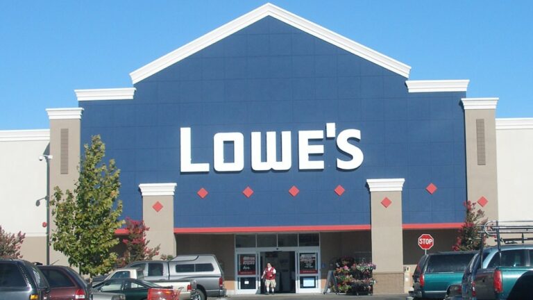 The $150 Lowe’s run that made your whole front yard look planned