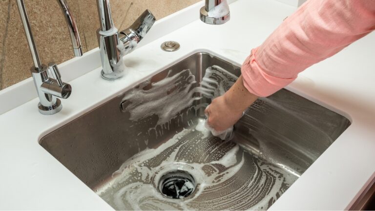 $10 habits that keep your house smelling clean all day