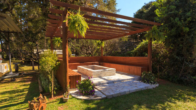 10 outdoor features that turn useless in bad weather