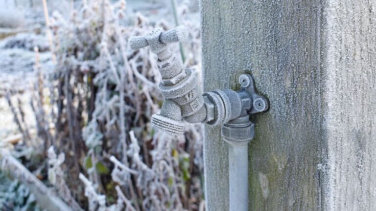 The cold snap will hit before your pipes are ready if you skip this