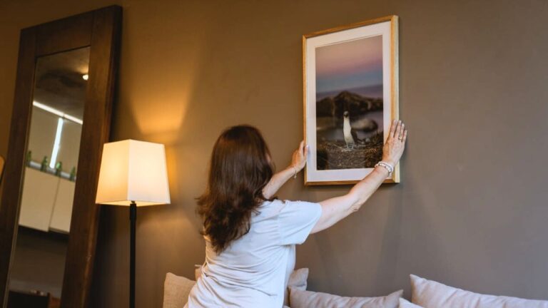 9 Expert Tips for Spacing Wall Decor Well