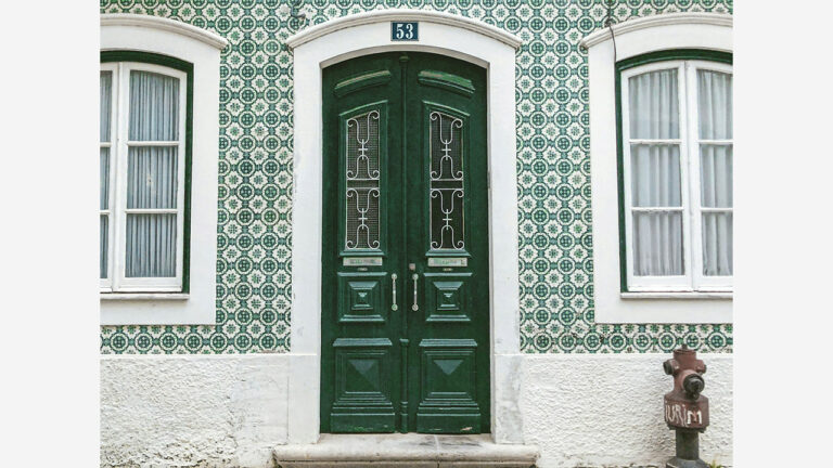 The front door colors readers click on most in winter