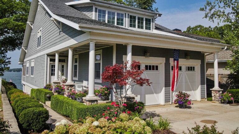 9 Ways to Design a Garden That Looks Good Year-Round