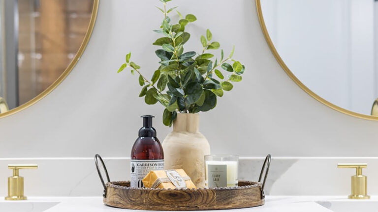 Vanity tray ideas that make morning routines faster