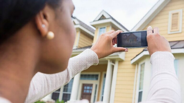 The 10 photos to take before a storm so an insurance claim is simpler