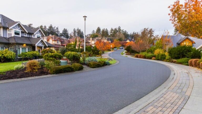 The real reason homes are sitting longer even when the neighborhood is good