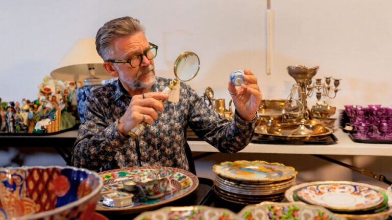 Junk or Jackpot premieres tonight and it’s the first decluttering show that treats collections with respect