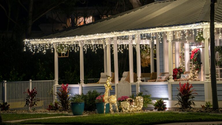 9 holiday decorations that make your house look cheap the second you plug them in