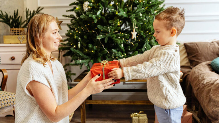 6 Simple Things That Make Christmas Morning Run Smoother
