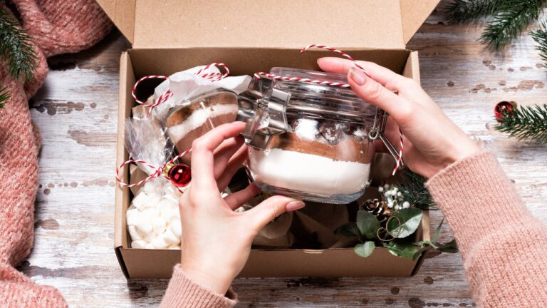 10 DIY Gifts That Actually Turn Out Cute