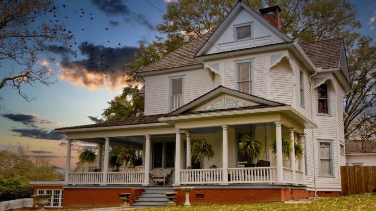 7 Things Historic Farmhouses Get Right (That New Builds Miss)