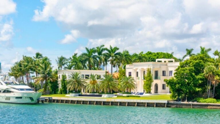 Inside the Boca Raton mansion at 2989 Spanish River Rd that’s aiming big after a $7M purchase in 2020
