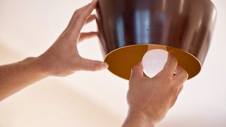 The safest way to set up backup lighting without turning your house into a cord mess