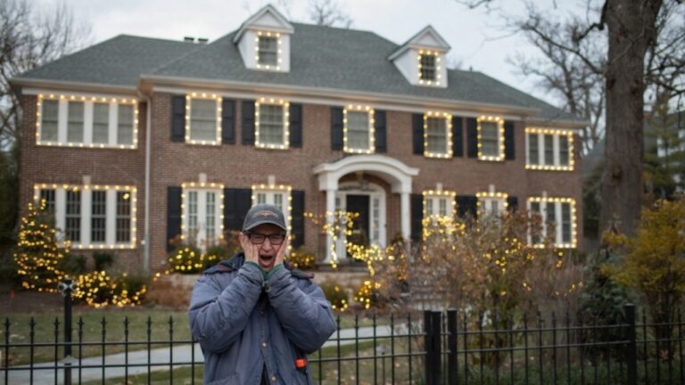 The “Home Alone” house is still a magnet for attention, and homeowners in tourist neighborhoods know the feeling