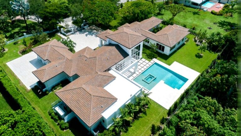 What celebrity “compound living” gets right for big families and what it gets wrong