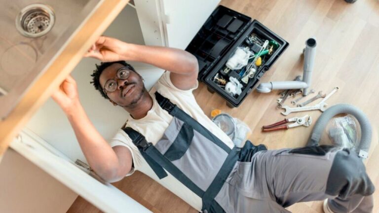 The “quick thaw” trick plumbers hate and what to do instead