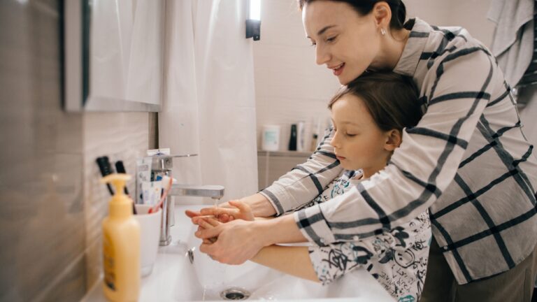 The “48-hour rule” for stomach bugs that keeps families from passing it around again