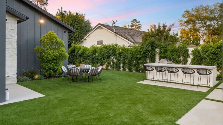 You’re making your yard look smaller with this border choice