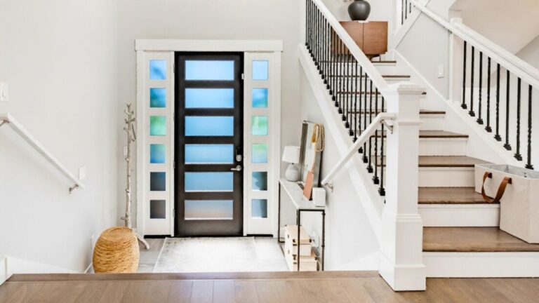 HGTV’s most copied entryway idea is why so many foyers feel cluttered