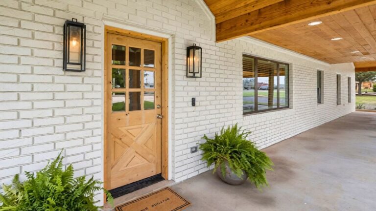 The porch lighting choice that makes a house look dated fast