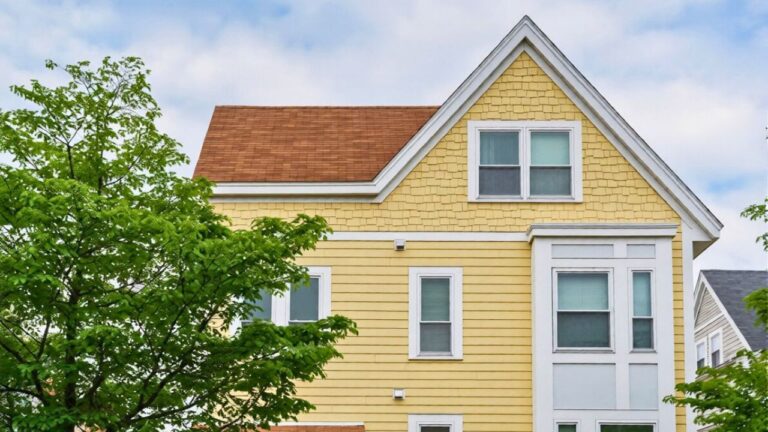 The exterior paint choice that makes trim lines look uneven