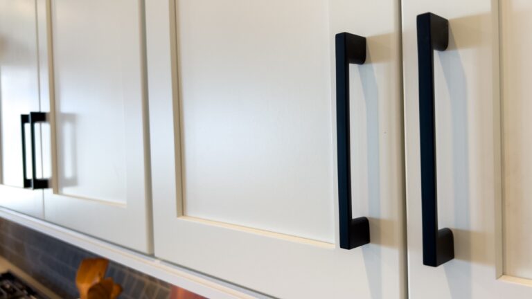 The cabinet hardware trend that already looks dated in 2026