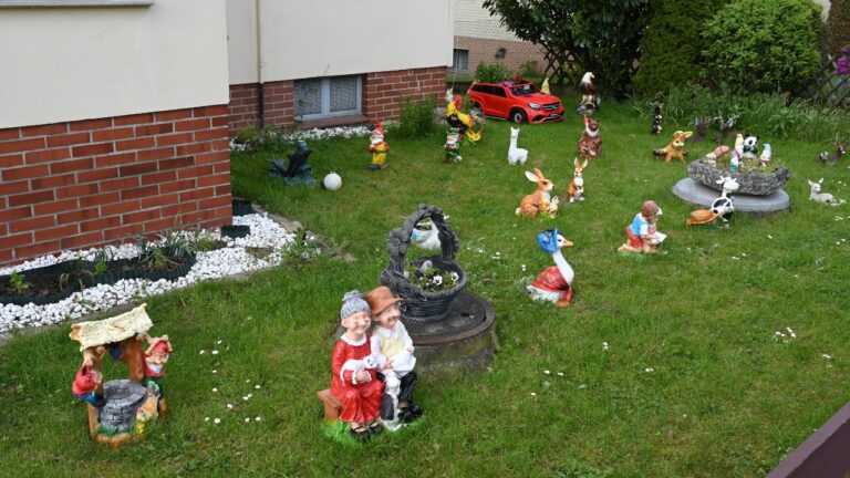 The front yard feature that annoys neighbors more than people realize