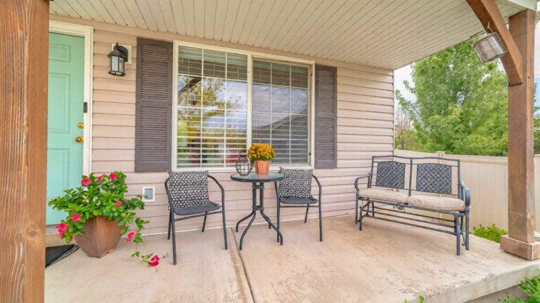 How I got the porch looking better without buying all new furniture