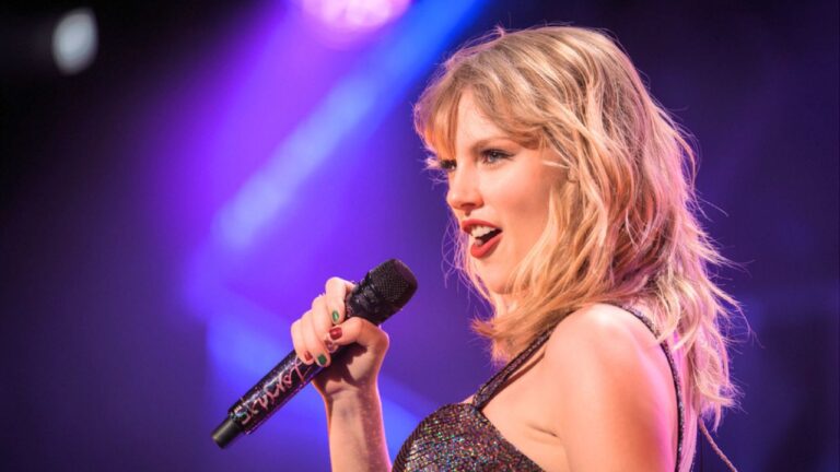 Taylor Swift snagged seven wins at the iHeartRadio Music Awards -What can’t she do?