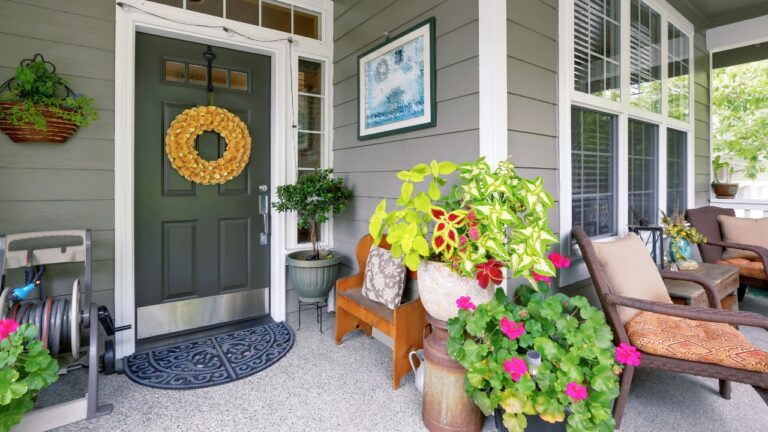 10 Things That Make Your Front Porch Look Dated Instantly