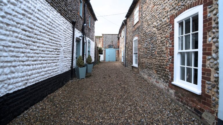 Neighbor Says Their Private Alley Isn’t Private — Even After the Homeowner Offered to Show the Survey