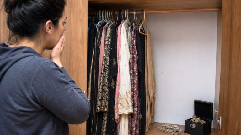 Woman Says Her Ex-MIL Took a Traditional Dress From Her Closet — Then Claimed the Gift Was Supposed to “Stay in the Family”