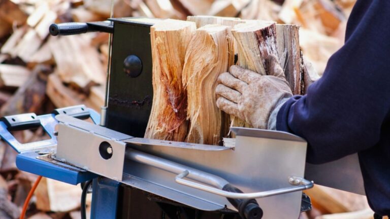 Best Log Splitters for People Who Heat With Wood