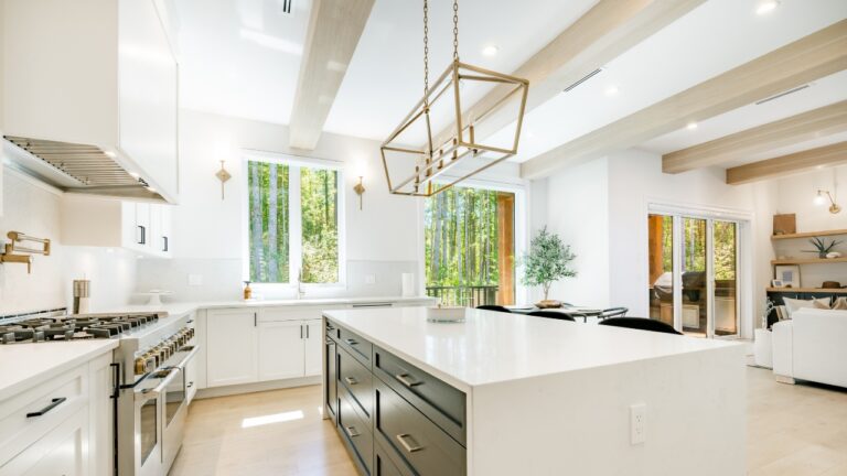 10 Lighting Choices That Make a Room Feel Expensive