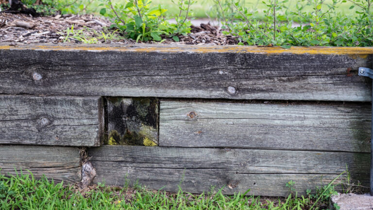 10 Signs a Retaining Wall Is About to Give Out